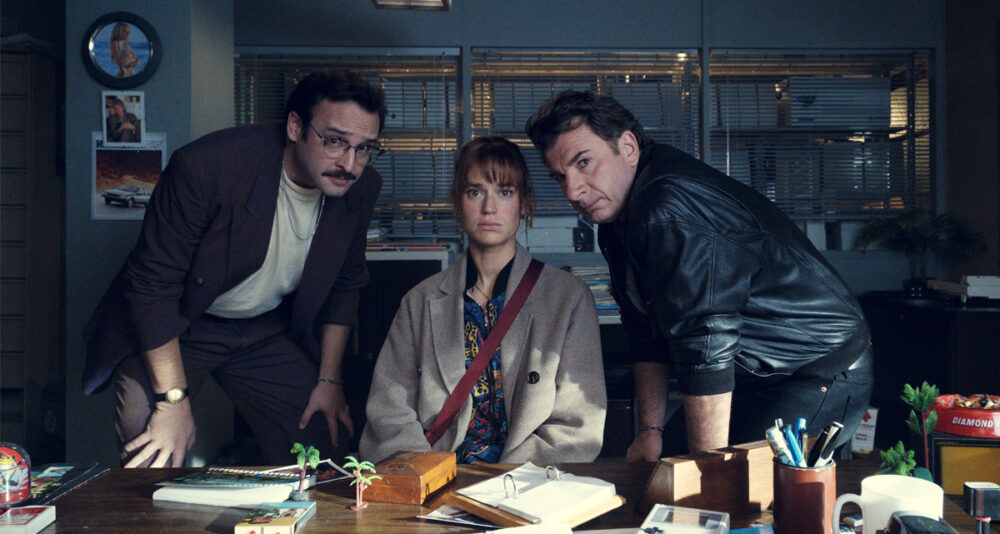 Julien Pestel, Constance Gay et Michaël Youn dans FLASHBACK Saison 2 © Nicolas Robin / Itinéraire Productions / TF1